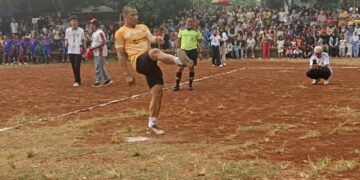 Tantan Persib Ikut Meriahkan Turnamen Sepakbola Gumulung Tonggoh