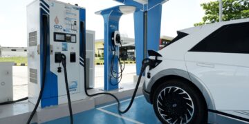 Traveling Pakai EV, Cek SPKLU Terdekat di PLN Mobile