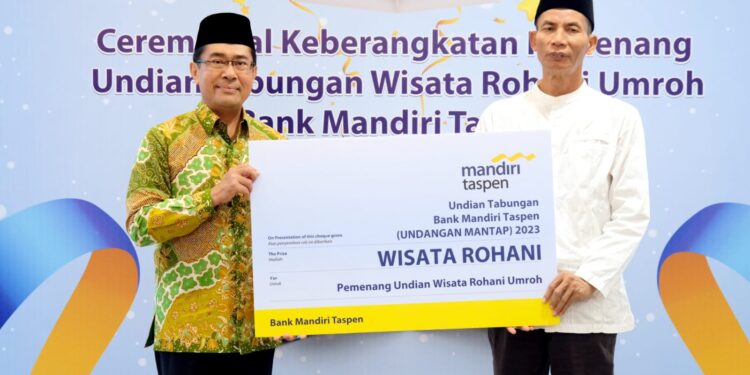 Bank Mandiri Taspen Gelar Pemberangkatan 8 Pasangan Nasabah Pemenang Undian Umroh