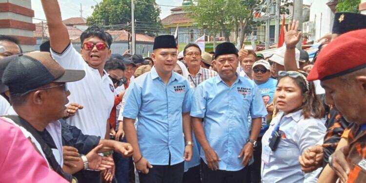 Diantar Ribuan Pendukung, Pasangan Eman – Dena Resmi Daftar ke KPU