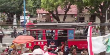 Penggunaan Bus Citros untuk Pendaftaran Paslon ke KPU Dipertanyakan
