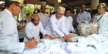 Keraton Kasepuhan Cirebon Gelar Tradisi Siraman Panjang