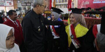Pj Walikota Cirebon Hadiri Wisuda dan Dies Natalis ke-62 UNTAG Cirebon