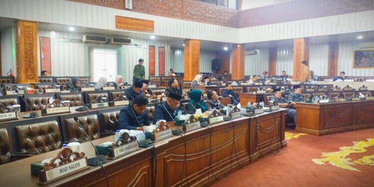 Diakhir Masa Jabatan, 29 Anggota DPRD Kabupaten Cirebon Absen Saat Rapat Paripurna