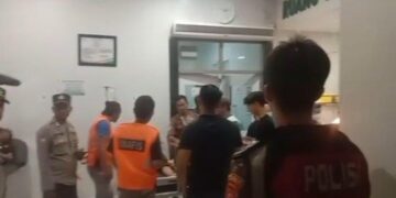 Lima Pemuda Dibawa ke IGD RSUD Indramayu Usai Tawuran Pakai Sajam di Toang Pecuk