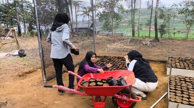 Dosen Uniku Gelar Pengabdian di Desa Karangsari Kecamatan Darma