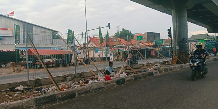 Kolong Fly Over Gebang Dipagar, Pedagang Minta Penertiban Menyeluruh