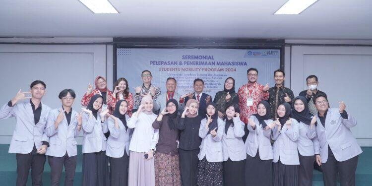 Students Mobility, UGJ Lepas Belasan Mahasiswa Belajar ke Luar Negeri