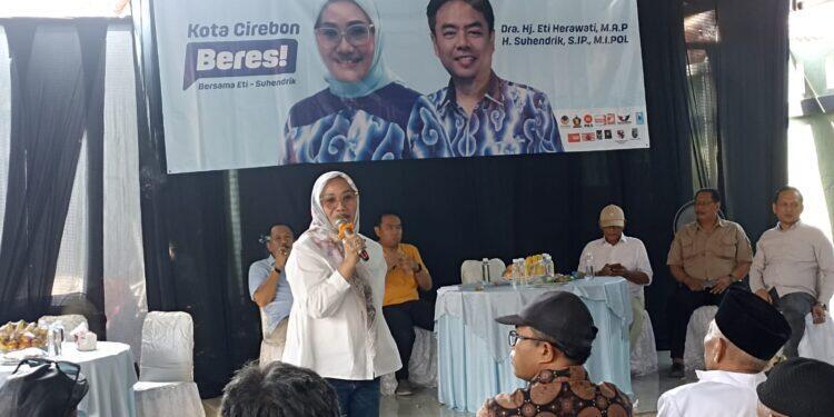 Eti-Suhendrik Terima Usulan Warga Terkait Bantuan Operasional untuk Kegiatan Kelurahan