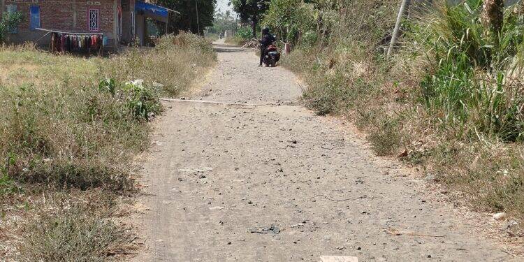 Jalan Poros Luwung – Kanci Bertahun-tahun Dibiarkan Rusak