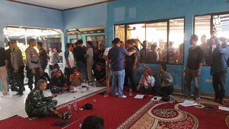 Diduga Korupsi Dana Desa dan BLT, Kuwu Desa Gintung Lor Dipolisikan Warganya