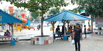 Bau Busuk Limbah Industri Kosmetik di Ciledug Tengah