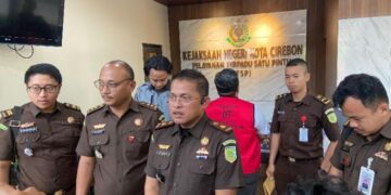 Kejari Kota Cirebon Tahan Seorang Pegawai BPR Bank Cirebon