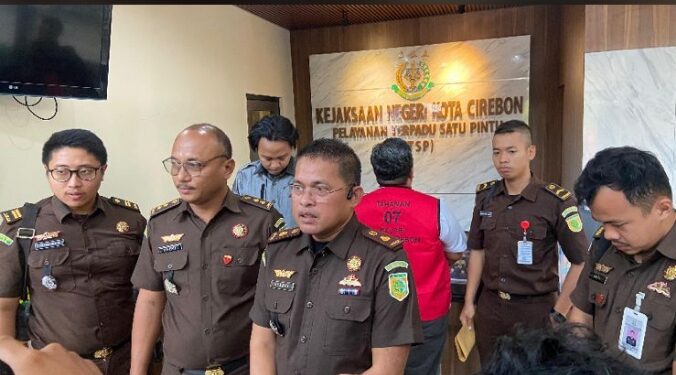 Kejari Kota Cirebon Tahan Seorang Pegawai BPR Bank Cirebon