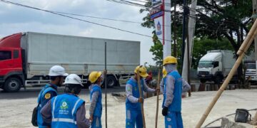 PLN UP3 Cirebon Pastikan Petugas di Lapangan Disiplin APD