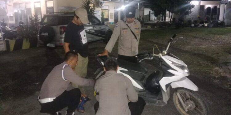 Polsek Dukupuntang Tindak Pengendara Gunakan Knalpot Bising