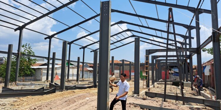 Pekerjaan Revitalisasi Pasar Palimanan Baru 30 Persen