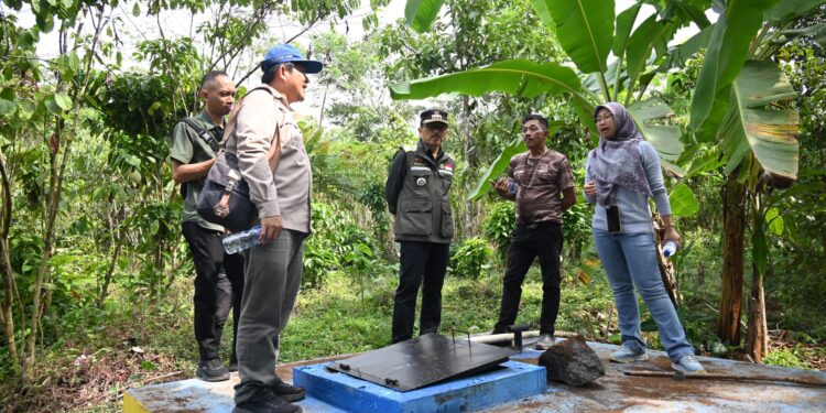 Pj Bupati Tinjau Pembangunan Brontcaptering dan Pamsimas