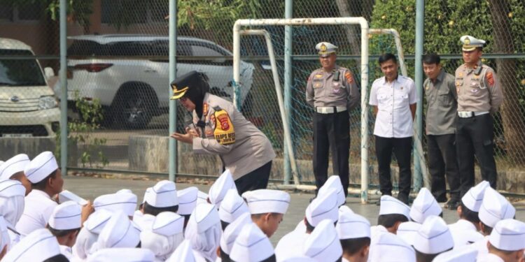 Polresta Cirebon Gelar Police Goes To SMKN 1 Jamblang