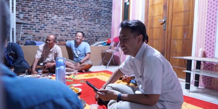 Suhendrik Sosialisasikan Pembangunan SDM dan Infrastruktur Berbasis RW