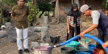 Relawan JAN ETHES Salurkan Air Bersih untuk Warga Argasunya