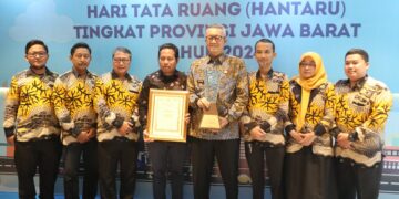 Pemkot Cirebon Raih Penghargaan dari Gubernur