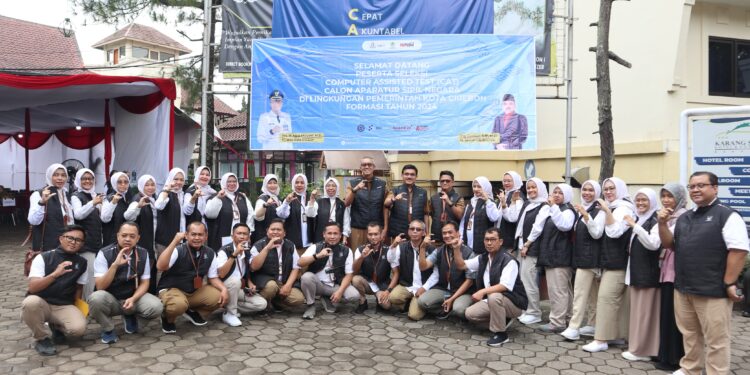 Pj Walikota Cirebon Datangi Peserta Seleksi CPNS