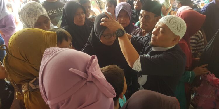 Kang Ujang Gelar Ruqyah Massal di Talun