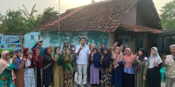 Sapa Warga di RW 09 Situgangga, Suhendrik Sampaikan Program Seragam Gratis