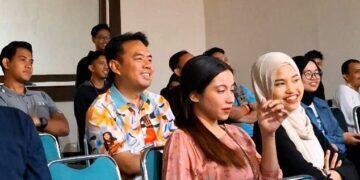 Santai, Rileks dan Nonton Stand Up Comedy, Cara Suhendrik Hadapi Debat Publik Terakhir 