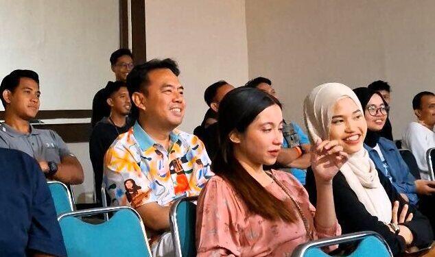 Santai, Rileks dan Nonton Stand Up Comedy, Cara Suhendrik Hadapi Debat Publik Terakhir 