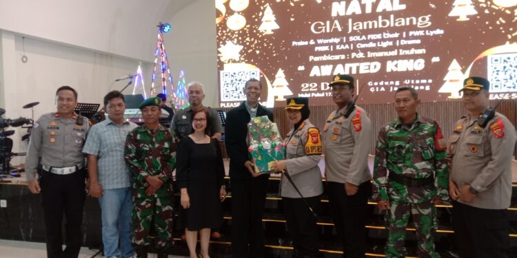 Kapolresta Cirebon Pastikan Jemaat Gereja Isa Almasih Aman Selama Perayaan Natal 2024