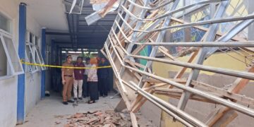 Tinjau Langsung SMPN 1 Talun, Pj Bupati Akan Inventarisir Sekolah dan Perkantoran