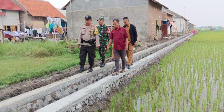 Kuwu Sobirin Gencar Membangun Desa Playangan