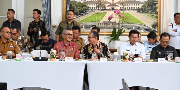 Pj Bupati Kuningan Hadiri Rakor Ketahanan Pangan Bareng Menko Bidang Pangan