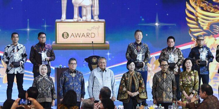 BSI Raih Dua Penghargaan BI Award 2024