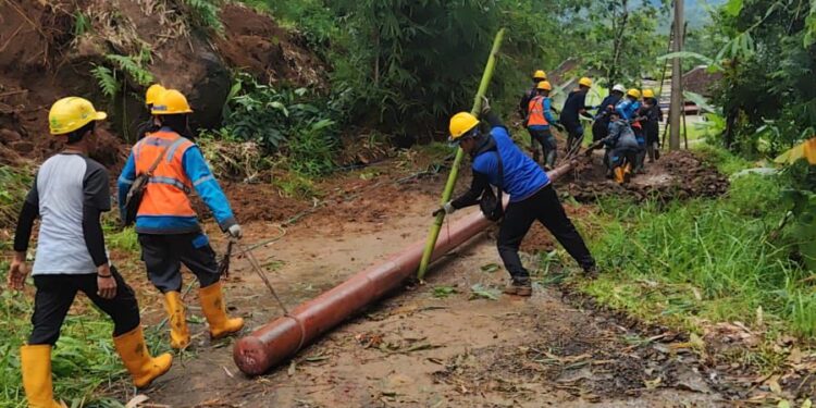 PLN Berhasil Pulihkan Pasokan Listrik 9 Kecamatan di Sukabumi dan Cianjur yang Terdampak Bencana
