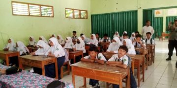 Perjalanan Kereta Api Terganggu, Daop 3 Cirebon Minta Maaf