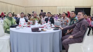KPU Kota Cirebon melaksanakan rapat evaluasi terkait pelaksanaan Pemilihan Legislatif (Pileg), Pemilihan Presiden (Pilpres), dan Pemilihan Kepala Daerah (Pilkada) 2024. (Foto: Agus/FC)