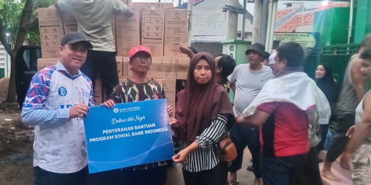 BI Cirebon Salurkan Bantuan Pasca Bencana Banjir Bandang di Kabupaten Cirebon