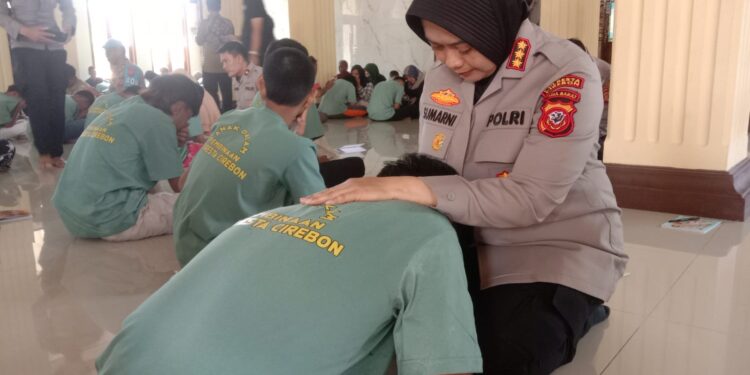 Perjalanan Kereta Api Terganggu, Daop 3 Cirebon Minta Maaf