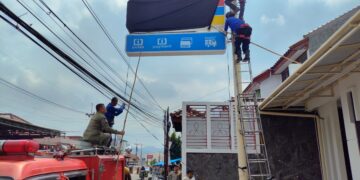 Satpol PP Hentikan Aktivitas Toko Modern Jalan Juanda