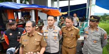 Pj Bupati Agus Toyib Tinjau Lokasi Bencana Bersama Forkompimda