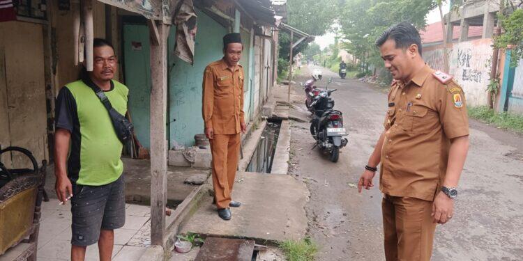 Gelap dan Rawan Banjir, Kuwu Karangwangun Minta PJU dan Perbaikan Saluran