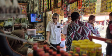 Kunjungan Kerja di Indramayu, Dirjen Kemendag Sidak Harga Minyak Goreng