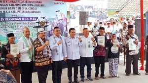 Wamen ATR Resmikan Kampung Reforma Agraria di Desa Nunuk Baru dan Desa Cengal