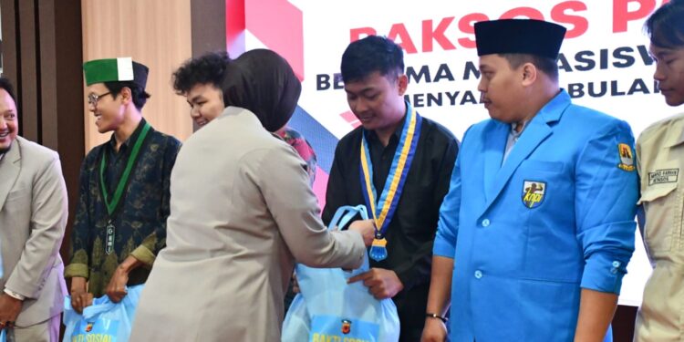 Sambut Ramadan, Polresta Cirebon Bersama Mahasiswa, Aliansi BEM dan OKP Gelar Baksos