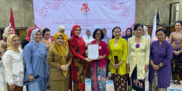 Perempuan Berkebaya Siap Lestarikan Warisan Budaya