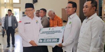 Baznas Salurkan ZIS Senilai Rp1,3 Miliar untuk Sekolah di Kabupaten Majalengka