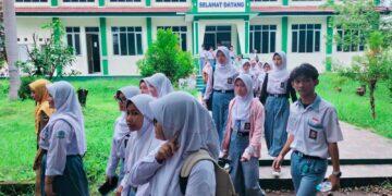 Terlambat Isi SNBP, Ratusan Siswa SMAN 7 Kota Cirebon Unjuk Rasa Pihak Sekolah